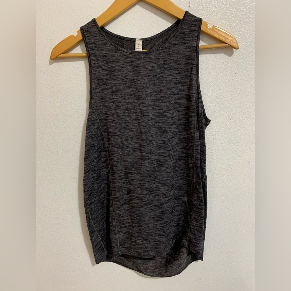 Lululemon open back tank top size 6